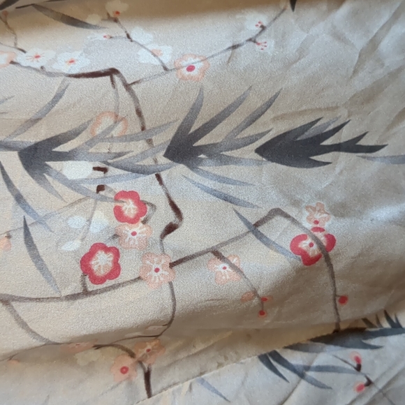 Kenneth Cole silk blouse - Picture 5 of 7